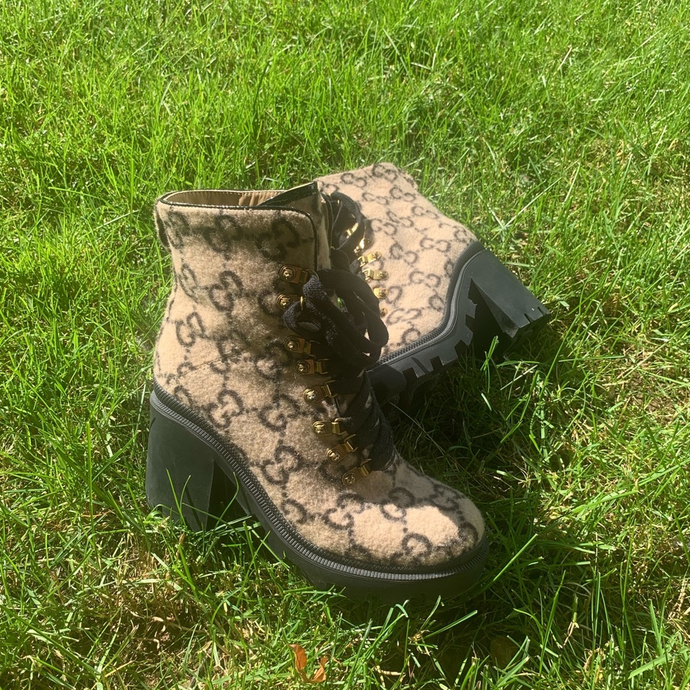 Gucci Tan and Black Lace Up Boots